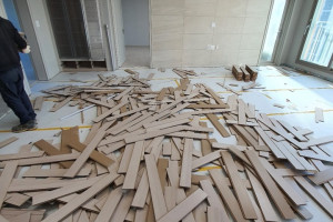 수원 34평 아파트, 유광 폴리싱 타일로 품격을 높이는 바닥 디자인